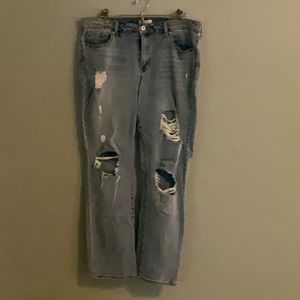 Sofia Vergara Bagi Boyfriend Jeans with distressing Size 12.